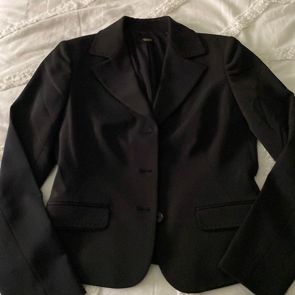 Tahari blak blazer